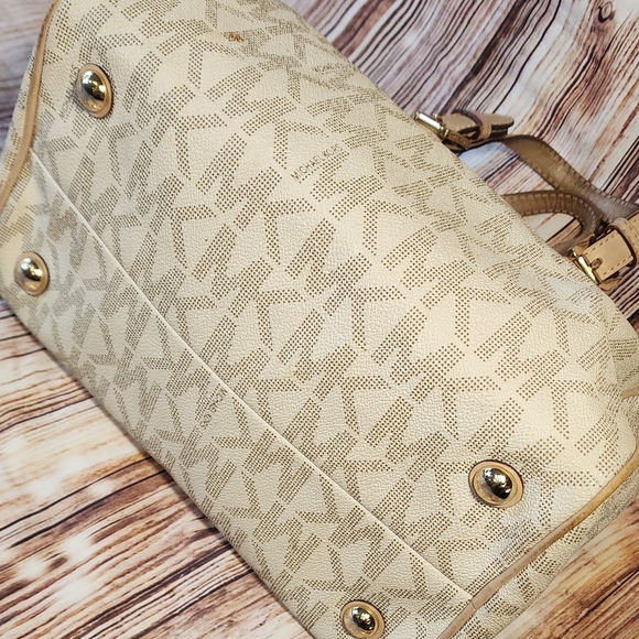 Michael Kors bag - Picture 6 of 9